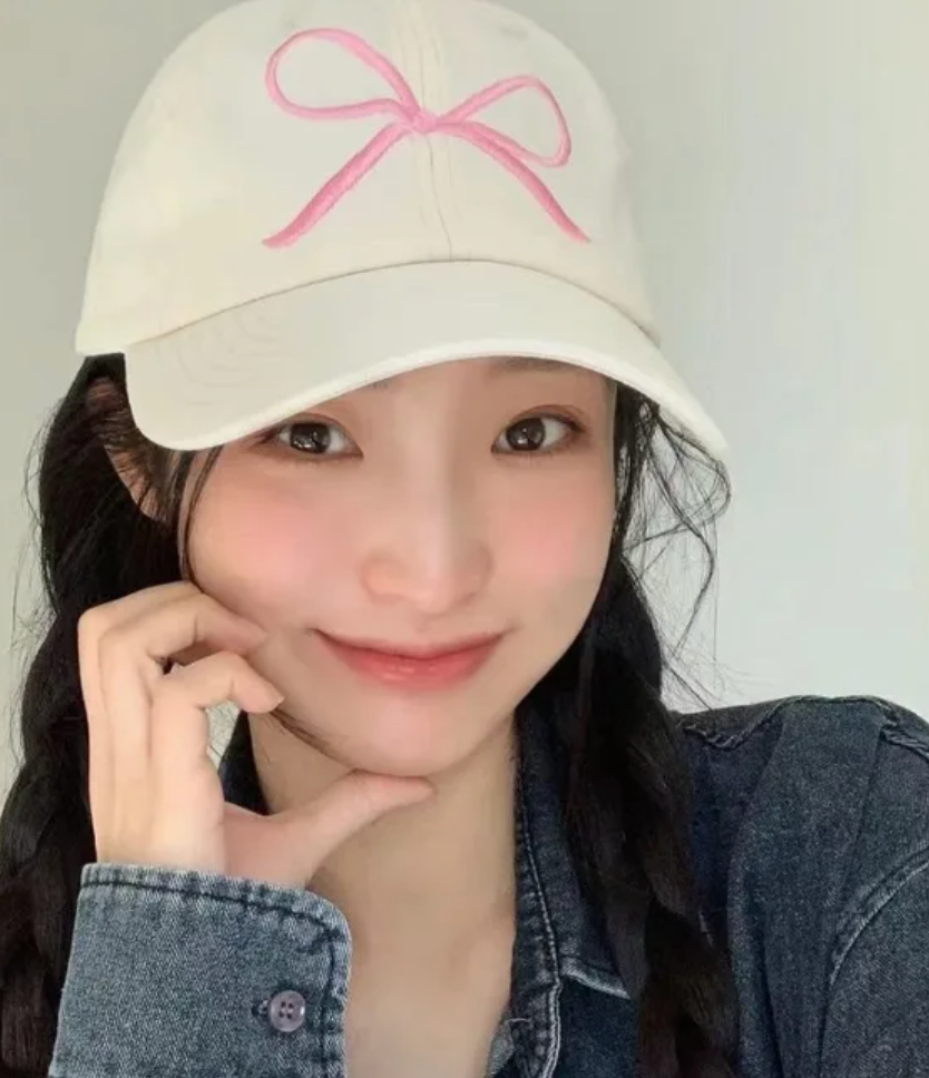 Baseball Cap „Soft Bow“ – Besticktes Beige mit Schleife