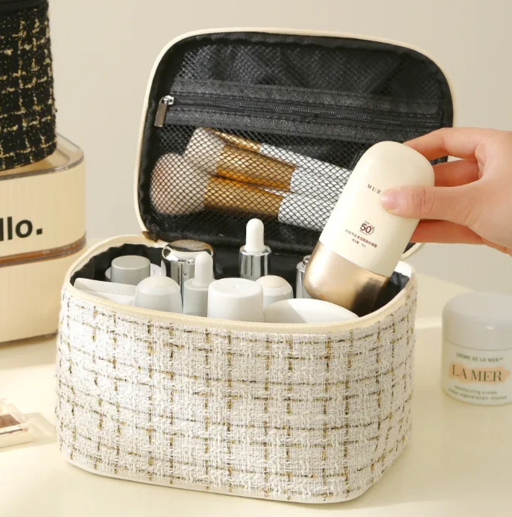 Kosmetiktasche „Mono Chic“ –  stilvoll organisiert