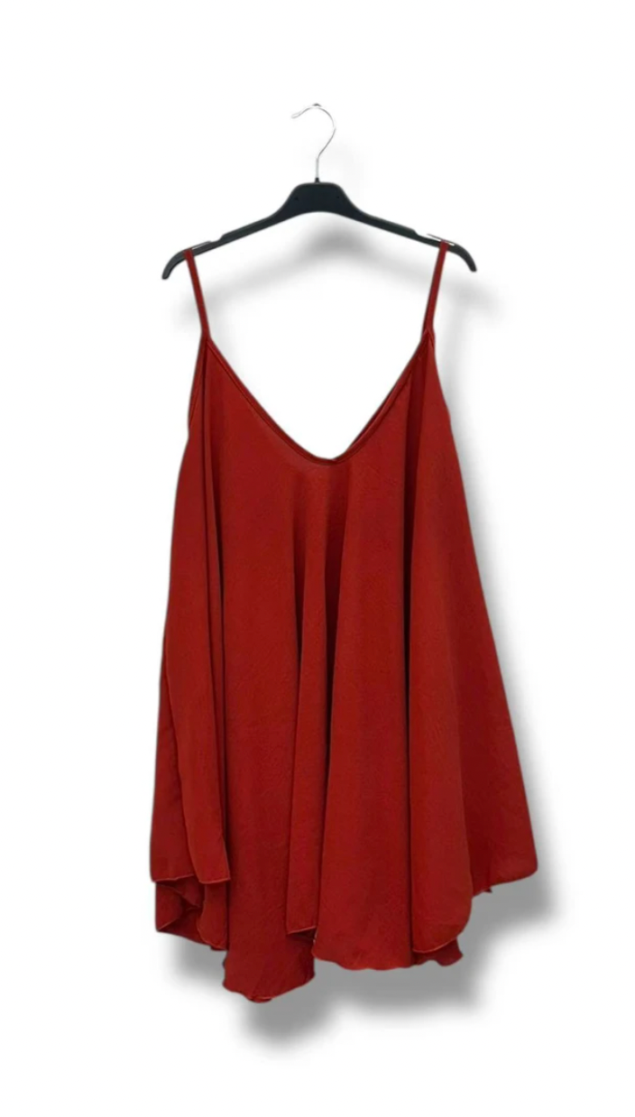 Clea – Curvy Sommertop mit Spaghettiträgern in Terracotta