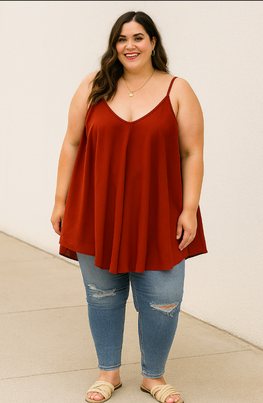 Clea – Curvy Sommertop mit Spaghettiträgern in Terracotta
