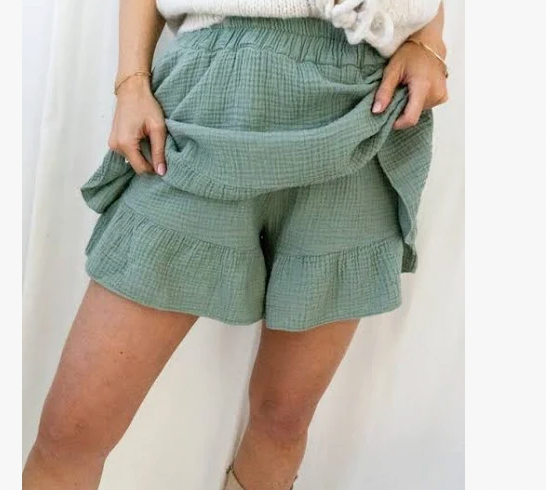 Skort „Luna“ – Sommerleicht mit Volant-Flair