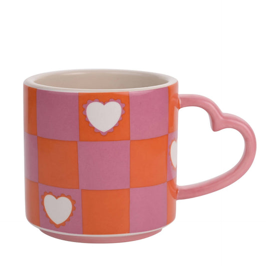 Tasse mit Himbeerblüten-Karomuster und Herz
